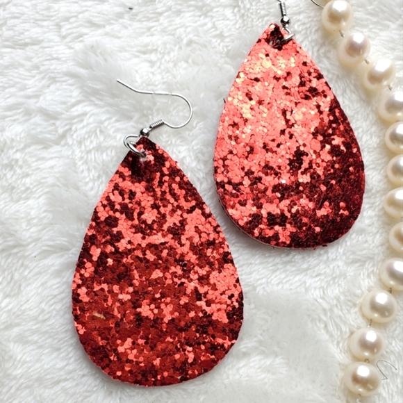 💫5/$25 Ruby Red Sequin Glitter Earrings - Picture 4 of 8